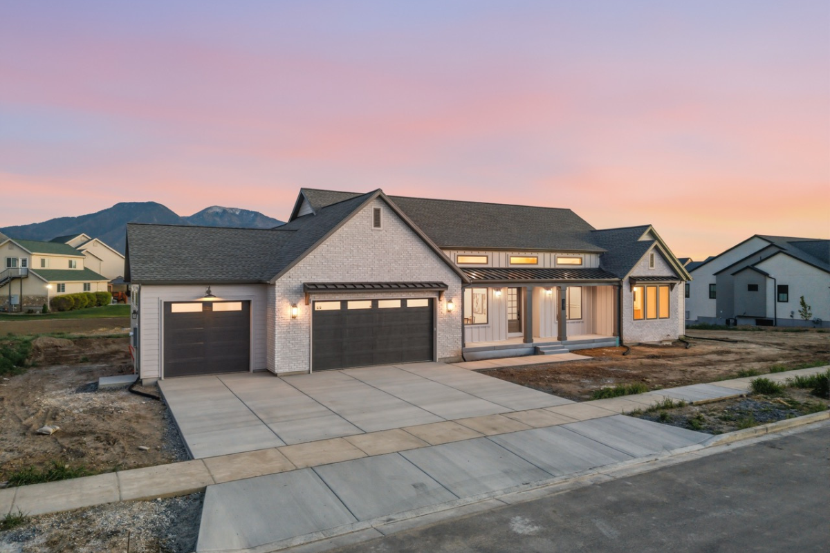 Handoff and Support, a stage of the Crestline Homes building process